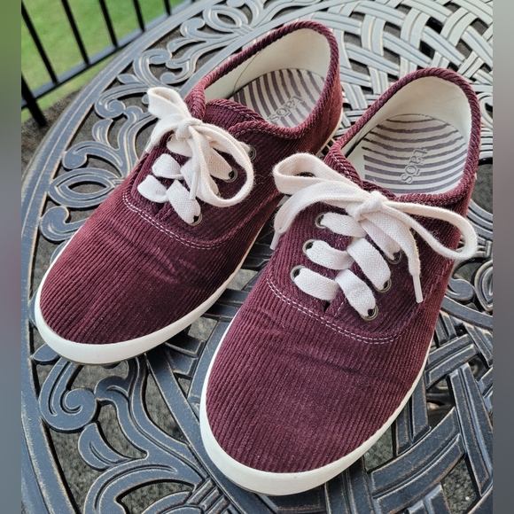 Taos Footwear Shoes - Taos Women's Guest Star Sneakers Size 8